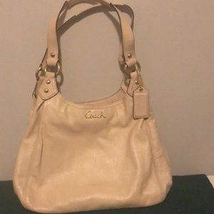 Beautiful Coach Medium Handbag ~Perfect for Summer
